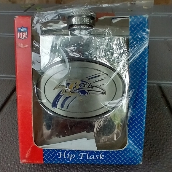 Stainless steel 6 oz. Hip flask. See pics for full - Picture 12 of 12